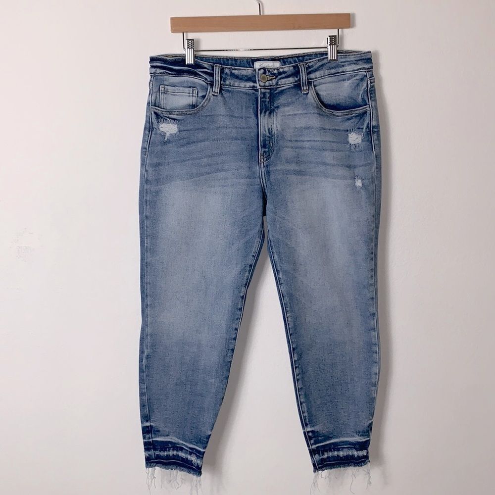 Kancan Distressed Mid Rise Daw Frayed Hem Ankle Cropped Skinny Jeans Sz 32